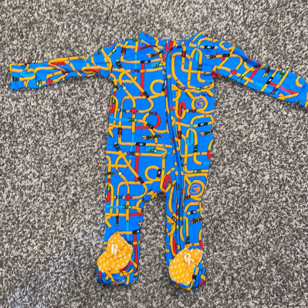 Posh Peanut x Hot Wheels Footie